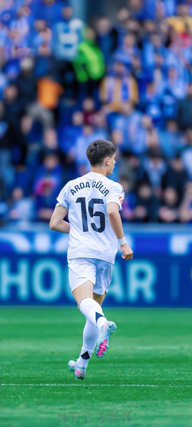 西媒:皇马高层想签西班牙球员 恢复在国家队影响力 西媒:皇马高层想签西班牙球员 恢复在国家队影响力